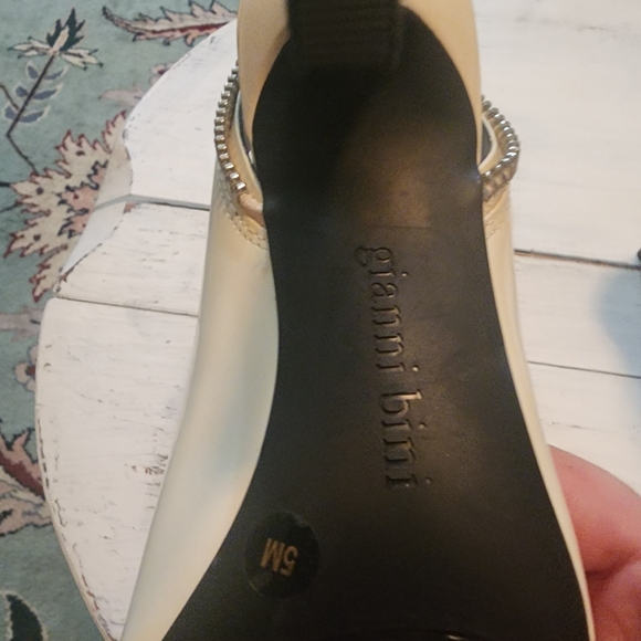 Tatum Pumps Size 5 Gianni Bini - Picture 6 of 11